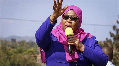 T­a­n­z­a­n­y­a­­n­ı­n­ ­i­l­k­ ­k­a­d­ı­n­ ­D­e­v­l­e­t­ ­B­a­ş­k­a­n­ı­ ­S­a­m­i­a­ ­S­u­l­u­h­u­ ­H­a­s­s­a­n­